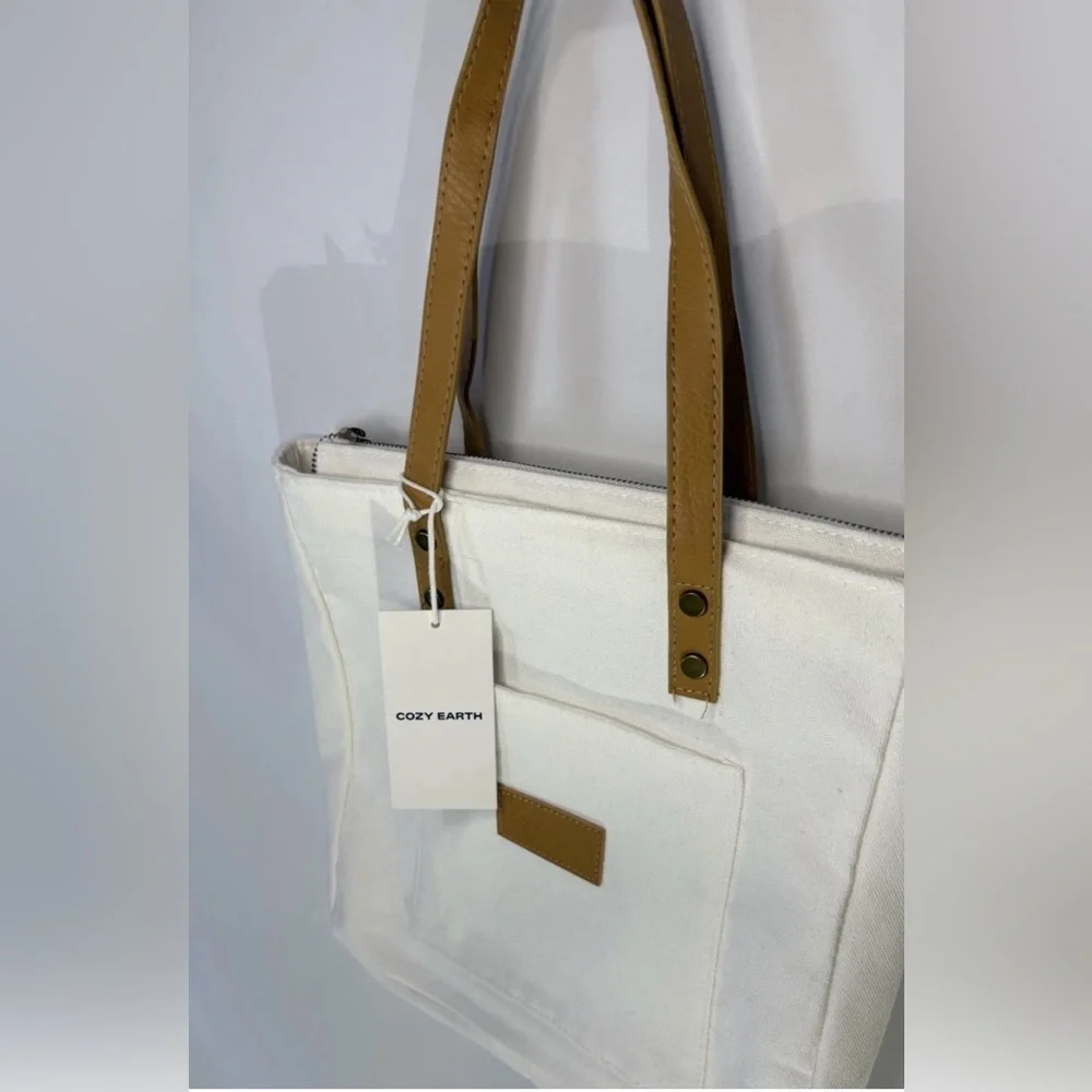 Cozy Earth NWT Cream Canvas Tote Bag Faux Leather Straps Stud Detail Medium - Picture 5 of 10
